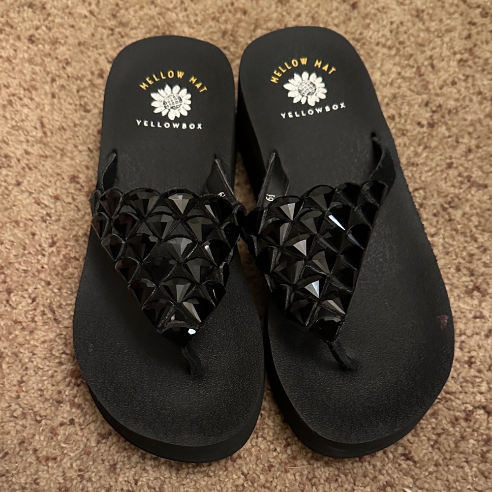 Yellow Box Black Gemstone Sandals